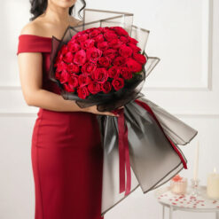 Elegant Red Rose Arrangement