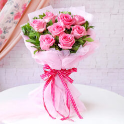 Blissful Chocolate Cake Blooming Pink Roses Bouquet