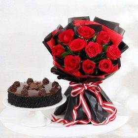 Chocolate Cream Cake With Red Roses