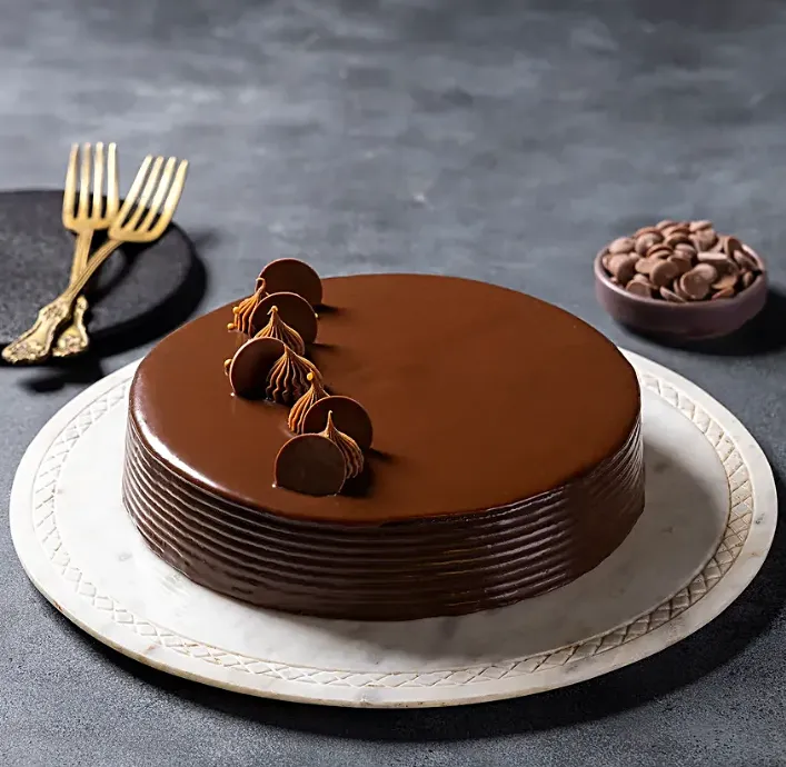 Rose Vase & Bow Chocolate Truffle Cake