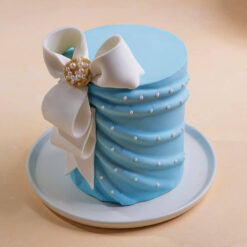 Sophisticated Pearl Theme Cake